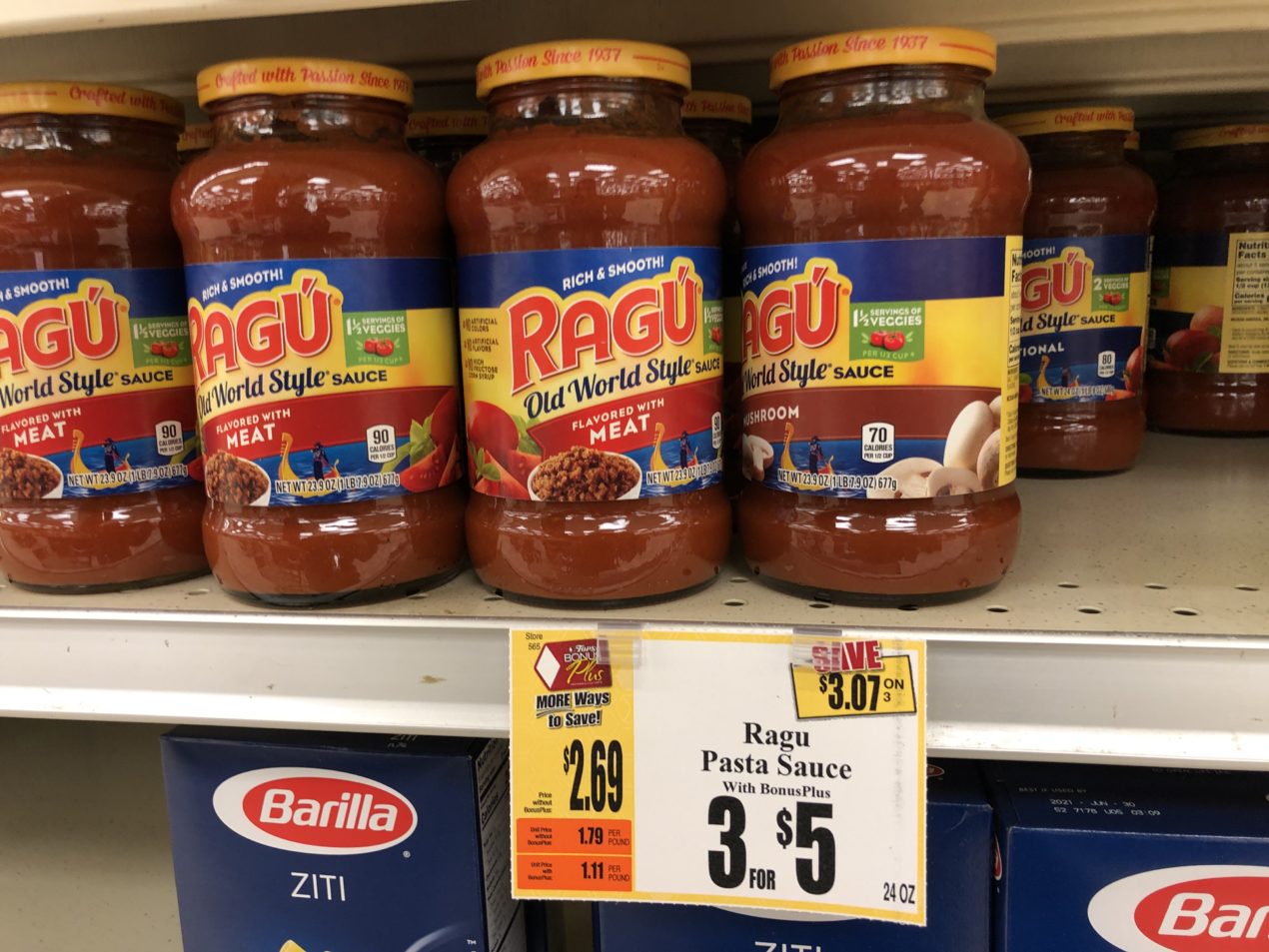 ragu pasta sauce at tops markets